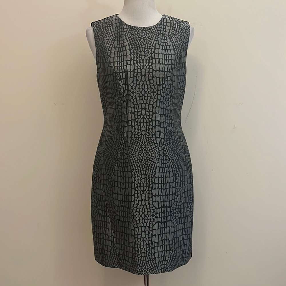 Diane von Furstenberg Black & Silver Textured Sheath Dress Size 10